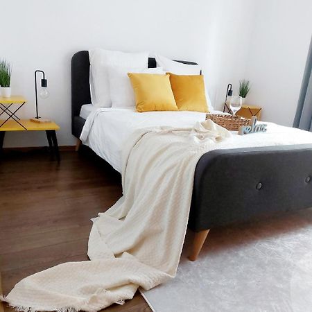 Cozy Apartment In The Center Of Bukarest Eksteriør billede