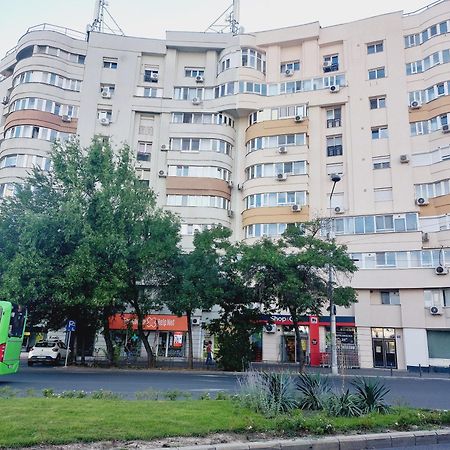 Cozy Apartment In The Center Of Bukarest Eksteriør billede