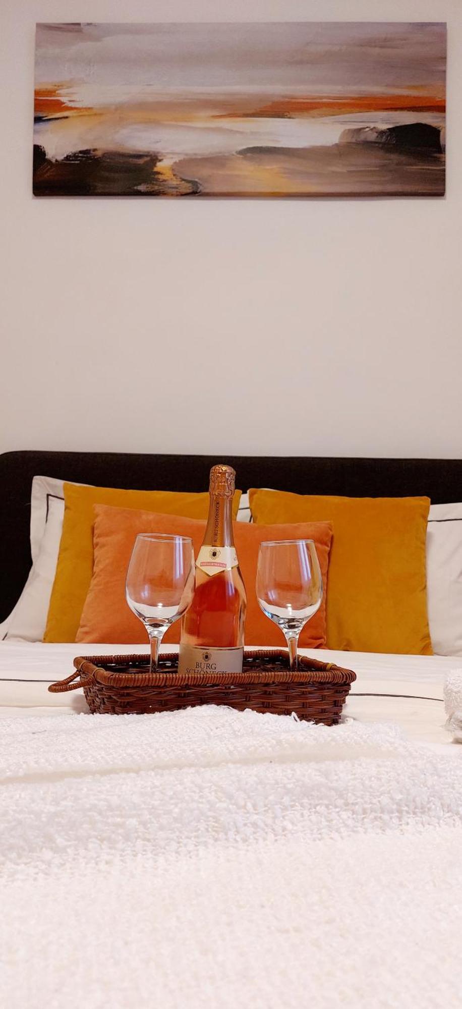 Cozy Apartment In The Center Of Bukarest Eksteriør billede